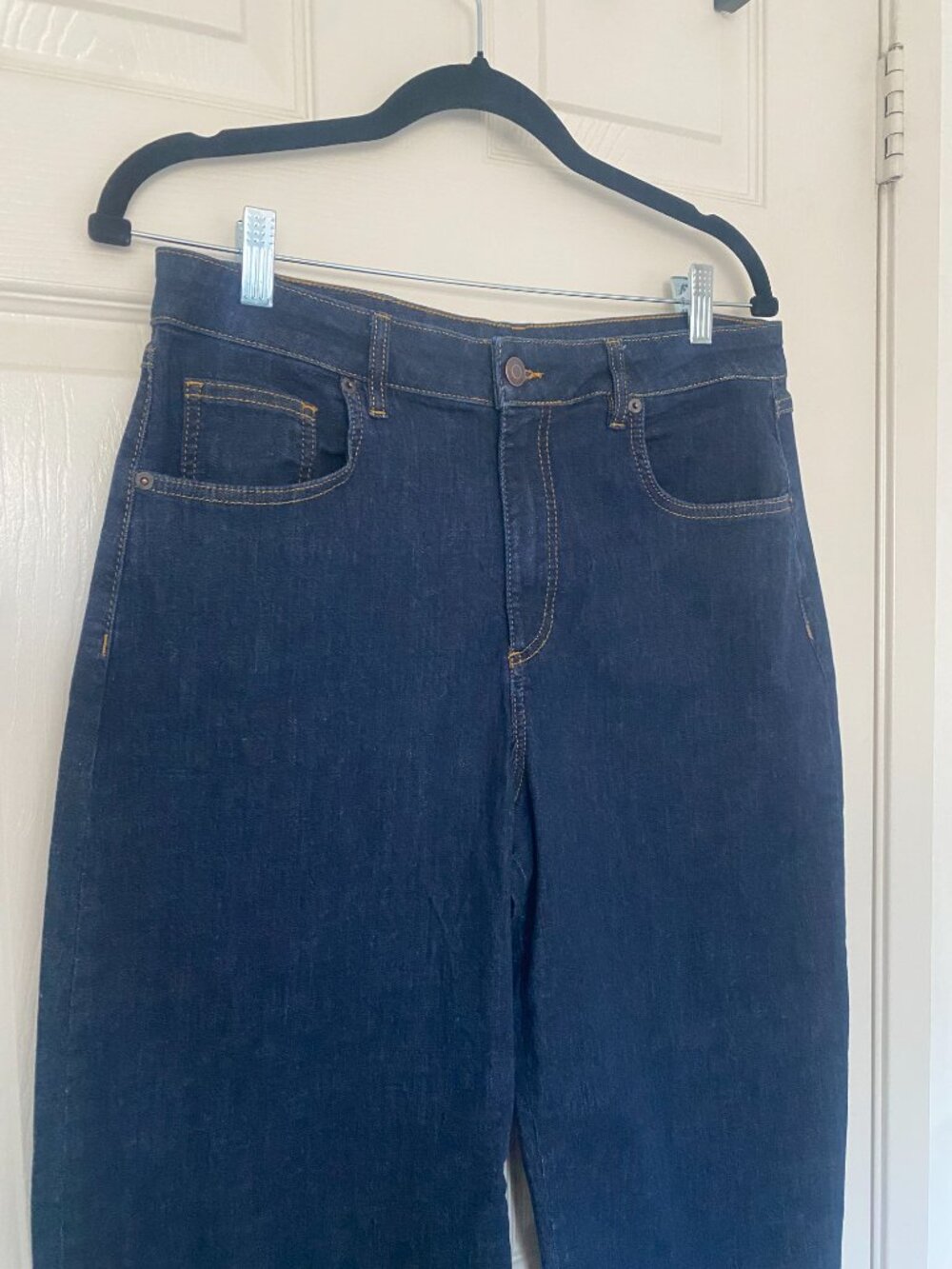 Ruti | The Classic Barrel Leg Jeans - Picture 5 of 12
